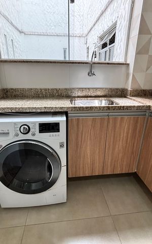 Apartamento à venda com 133m², 4 quartos e 2 vagas Apartamento à venda com 133m², 4 quartos e 2 vagasÁrea de Serviço