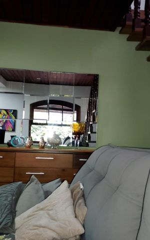 Casa à venda com 450m², 3 quartos e 2 vagas Casa à venda com 450m², 3 quartos e 2 vagasSala