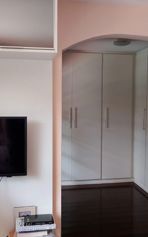 Casa à venda com 450m², 3 quartos e 2 vagas Casa à venda com 450m², 3 quartos e 2 vagasQuarto
