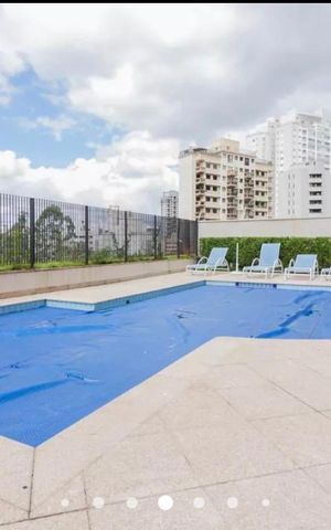 Apartamento à venda com 250m², 4 quartos e 4 vagas Apartamento à venda com 250m², 4 quartos e 4 vagasÁrea comum - Piscina