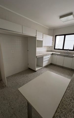 Apartamento à venda com 250m², 4 quartos e 4 vagas