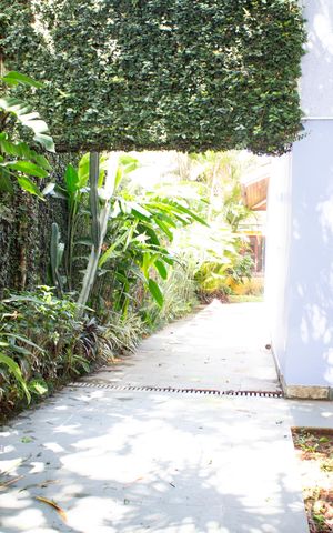 Casa à venda com 180m², 2 quartos e 2 vagas Casa à venda com 180m², 2 quartos e 2 vagasQuintal