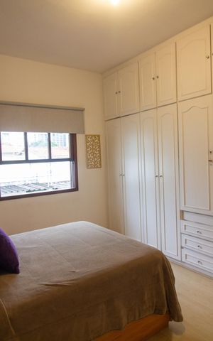 Casa de condomínio à venda com 172m², 4 quartos e 2 vagas Casa de condomínio à venda com 172m², 4 quartos e 2 vagasQuarto 1