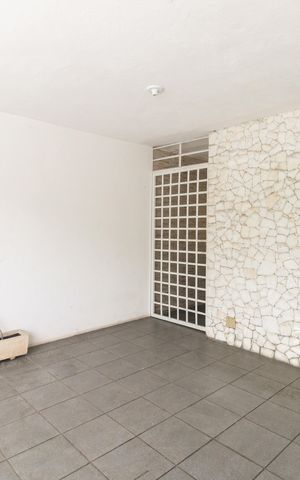 Casa à venda com 150m², 3 quartos e 2 vagas Casa à venda com 150m², 3 quartos e 2 vagasGaragem