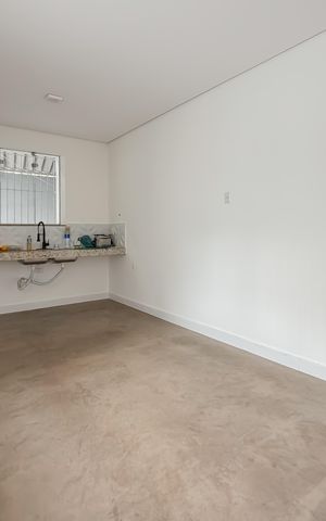 Casa para alugar com 297m², 3 quartos e 8 vagas Casa para alugar com 297m², 3 quartos e 8 vagasCozinha