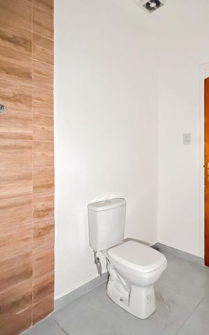 Casa para alugar com 297m², 3 quartos e 8 vagas Casa para alugar com 297m², 3 quartos e 8 vagasBanheiro Social