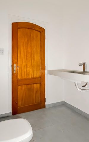 Casa para alugar com 297m², 3 quartos e 8 vagas Casa para alugar com 297m², 3 quartos e 8 vagasBanheiro Social