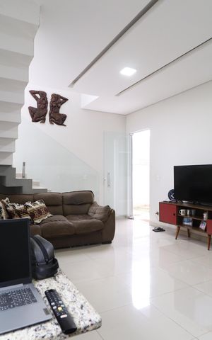 Casa para alugar com 150m², 3 quartos e 2 vagasSala