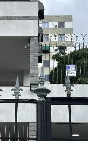 Apartamento para alugar com 70m², 2 quartos e 1 vagaFachada + plaquinha