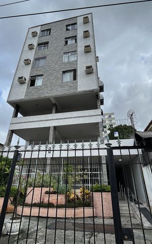 Apartamento para alugar com 70m², 2 quartos e 1 vagaFachada + plaquinha