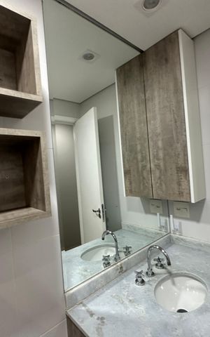 Apartamento à venda com 76m², 3 quartos e 2 vagas Apartamento à venda com 76m², 3 quartos e 2 vagasBanheiro da Suíte