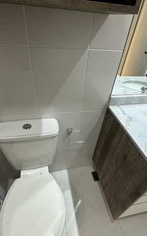 Apartamento à venda com 76m², 3 quartos e 2 vagas Apartamento à venda com 76m², 3 quartos e 2 vagasBanheiro