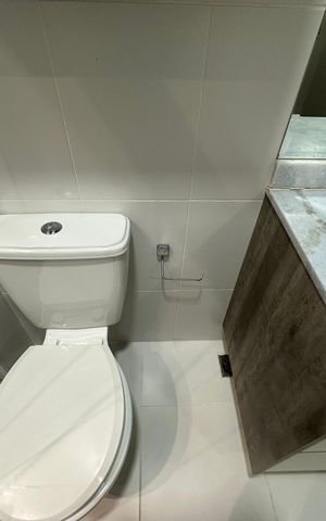 Apartamento à venda com 76m², 3 quartos e 2 vagas Apartamento à venda com 76m², 3 quartos e 2 vagasBanheiro da Suíte