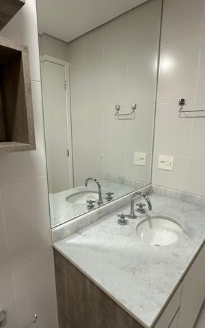 Apartamento à venda com 76m², 3 quartos e 2 vagas Apartamento à venda com 76m², 3 quartos e 2 vagasBanheiro