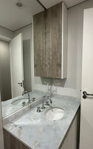 Apartamento à venda com 76m², 3 quartos e 2 vagas Apartamento à venda com 76m², 3 quartos e 2 vagasBanheiro da Suíte