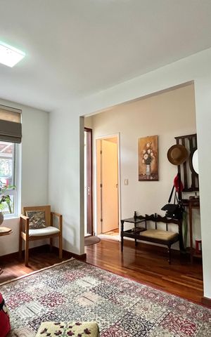 Casa de condomínio à venda com 181m², 4 quartos e 3 vagas Casa de condomínio à venda com 181m², 4 quartos e 3 vagasSala de TV