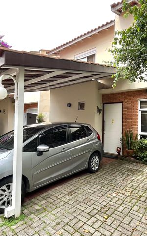 Casa de condomínio à venda com 181m², 4 quartos e 3 vagas Casa de condomínio à venda com 181m², 4 quartos e 3 vagasGaragem
