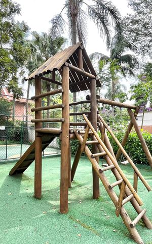 Casa de condomínio à venda com 181m², 4 quartos e 3 vagas Casa de condomínio à venda com 181m², 4 quartos e 3 vagasÁrea comum - Playground
