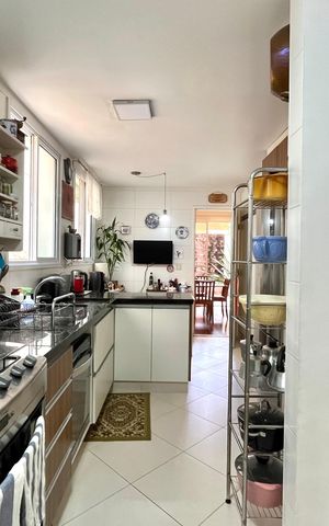 Casa de condomínio à venda com 181m², 4 quartos e 3 vagas Casa de condomínio à venda com 181m², 4 quartos e 3 vagasCozinha