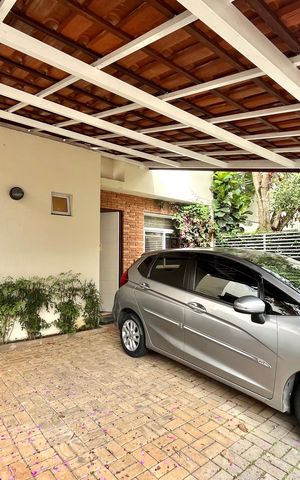 Casa de condomínio à venda com 181m², 4 quartos e 3 vagas Casa de condomínio à venda com 181m², 4 quartos e 3 vagasGaragem