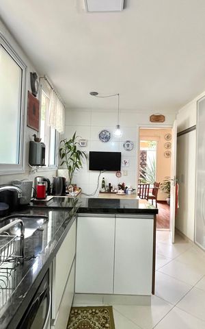 Casa de condomínio à venda com 181m², 4 quartos e 3 vagas Casa de condomínio à venda com 181m², 4 quartos e 3 vagasCozinha