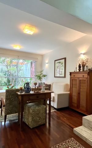 Casa de condomínio à venda com 181m², 4 quartos e 3 vagas Casa de condomínio à venda com 181m², 4 quartos e 3 vagasSala de Estar