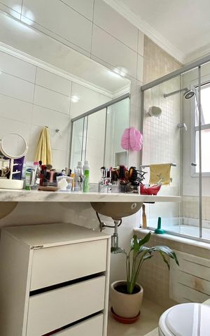 Casa de condomínio à venda com 181m², 4 quartos e 3 vagas Casa de condomínio à venda com 181m², 4 quartos e 3 vagasBanheiro da Suíte 1