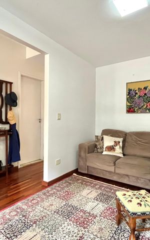 Casa de condomínio à venda com 181m², 4 quartos e 3 vagas Casa de condomínio à venda com 181m², 4 quartos e 3 vagasSala de TV