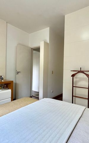 Casa de condomínio à venda com 181m², 4 quartos e 3 vagas Casa de condomínio à venda com 181m², 4 quartos e 3 vagasSuite 1