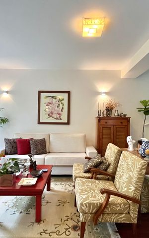 Casa de condomínio à venda com 181m², 4 quartos e 3 vagas Casa de condomínio à venda com 181m², 4 quartos e 3 vagasSala de Estar