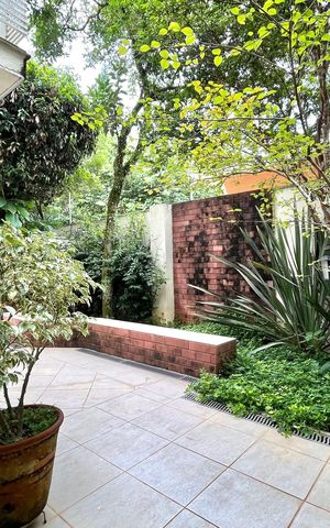 Casa de condomínio à venda com 181m², 4 quartos e 3 vagas Casa de condomínio à venda com 181m², 4 quartos e 3 vagasÁrea externa