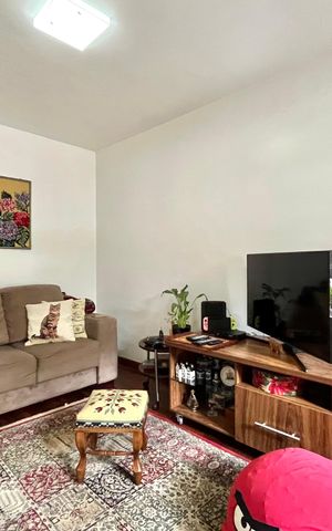 Casa de condomínio à venda com 181m², 4 quartos e 3 vagas Casa de condomínio à venda com 181m², 4 quartos e 3 vagasSala de TV