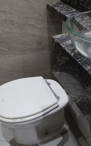 Casa de condomínio à venda com 140m², 3 quartos e 1 vagaLavabo