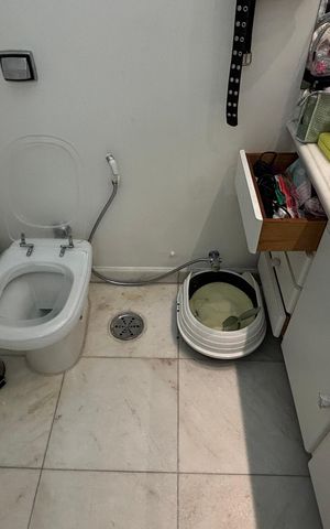 Apartamento à venda com 260m², 4 quartos e 4 vagas Apartamento à venda com 260m², 4 quartos e 4 vagasBanheiro da Suíte 2