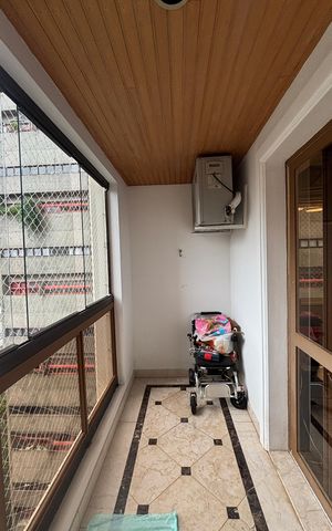 Apartamento à venda com 260m², 4 quartos e 4 vagas Apartamento à venda com 260m², 4 quartos e 4 vagasSala - Sala de Estar Varanda