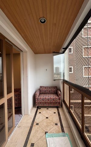 Apartamento à venda com 260m², 4 quartos e 4 vagas Apartamento à venda com 260m², 4 quartos e 4 vagasSala - Sala de Estar Varanda