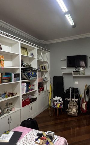 Apartamento à venda com 260m², 4 quartos e 4 vagas Apartamento à venda com 260m², 4 quartos e 4 vagasQuarto