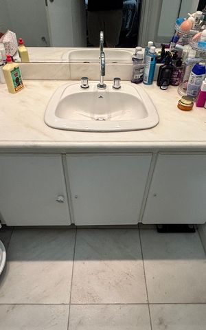 Apartamento à venda com 260m², 4 quartos e 4 vagas Apartamento à venda com 260m², 4 quartos e 4 vagasBanheiro da Suíte 2