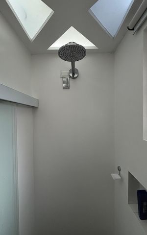 Apartamento à venda com 260m², 4 quartos e 4 vagas Apartamento à venda com 260m², 4 quartos e 4 vagasBanheiro da Suíte 1