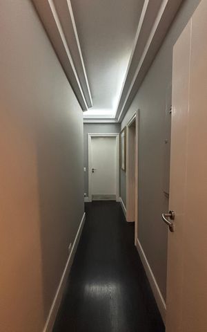 Apartamento à venda com 260m², 4 quartos e 4 vagas Apartamento à venda com 260m², 4 quartos e 4 vagasCorredor