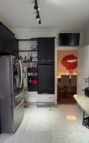 Apartamento à venda com 260m², 4 quartos e 4 vagas Apartamento à venda com 260m², 4 quartos e 4 vagasCozinha