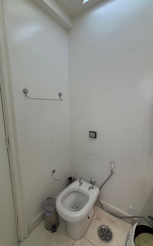 Apartamento à venda com 260m², 4 quartos e 4 vagas Apartamento à venda com 260m², 4 quartos e 4 vagasBanheiro da Suíte 2