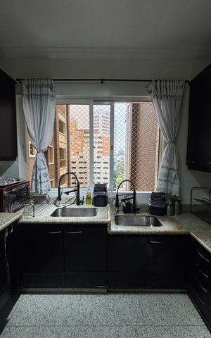 Apartamento à venda com 260m², 4 quartos e 4 vagas Apartamento à venda com 260m², 4 quartos e 4 vagasCozinha