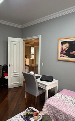 Apartamento à venda com 260m², 4 quartos e 4 vagas Apartamento à venda com 260m², 4 quartos e 4 vagasQuarto
