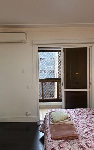 Apartamento à venda com 260m², 4 quartos e 4 vagas Apartamento à venda com 260m², 4 quartos e 4 vagasSuite 3