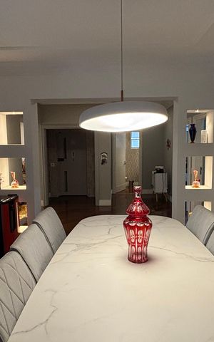 Apartamento à venda com 260m², 4 quartos e 4 vagas Apartamento à venda com 260m², 4 quartos e 4 vagasSala de Jantar