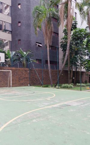 Apartamento à venda com 260m², 4 quartos e 4 vagas Apartamento à venda com 260m², 4 quartos e 4 vagasQuadra
