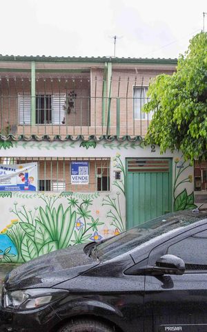 Casa à venda com 250m², 10 quartos e 3 vagasFachada
