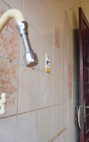 Casa à venda com 54m², 3 quartos e 1 vaga Casa à venda com 54m², 3 quartos e 1 vagaCozinha - Torneira