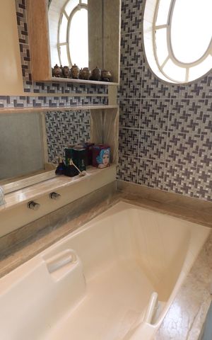 Apartamento à venda com 288m², 4 quartos e 5 vagasBanheiro da Suíte 2